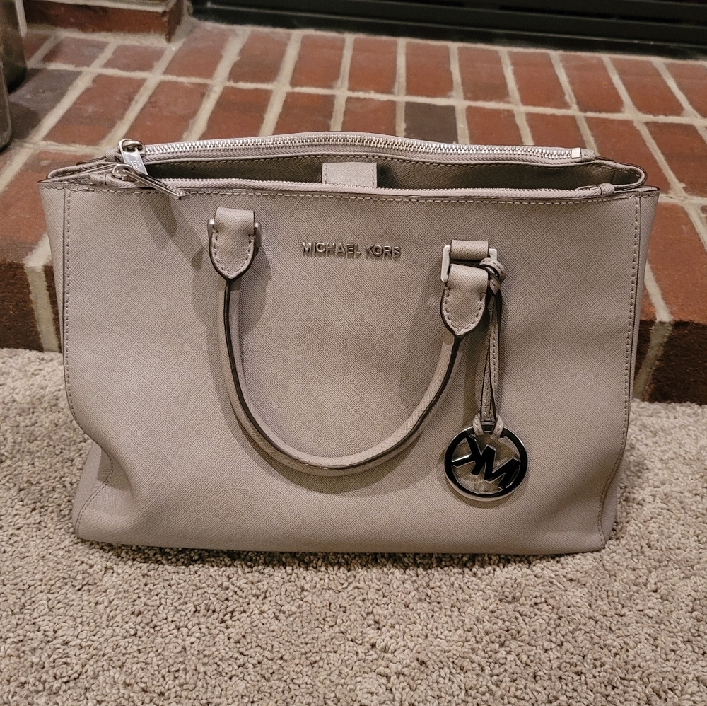 Michael Kors hand bag